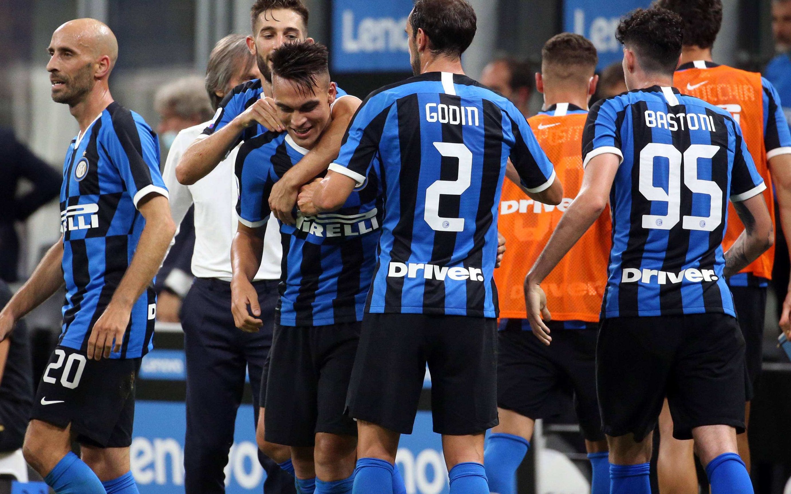 话题｜萨拉赫无缘欧冠名单 离开利物浦倒计时？（热议｜萨拉赫落选欧冠名单 距离告别利物浦还有多远？）